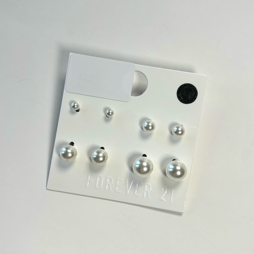 Forever 21 Pearl Stud Earring Set - NWT / Classic Preppy Formal Bridal Prom